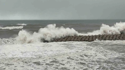 Ak&ccedil;akoca&rsquo;yı fırtına vurdu

