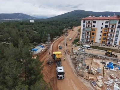 Ak&ccedil;aova TOKİ girişi yol &ccedil;alışmaları devam ediyor
