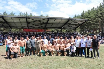 Akdağ Karakucak G&uuml;reşleri&rsquo;nin başpehlivanı Kenan G&ouml;r oldu

