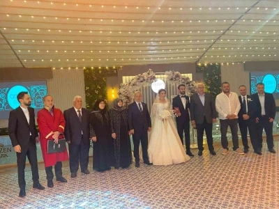 Akdağ ve Sezer ailelerinin mutlu g&uuml;n&uuml;
