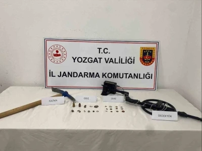 Akdağmadeni’nde 23 adet tarihi obje ele geçirildi

