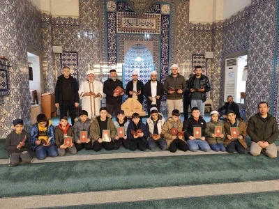Akdağmadeni&rsquo;nde g&ouml;n&uuml;lleri birleştiren proje: Hatim kumbarası
