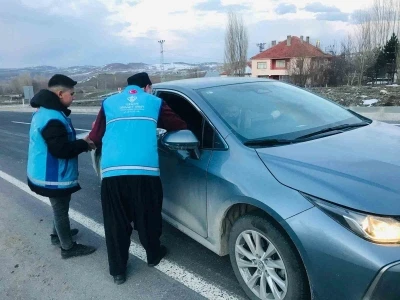 Akdağmadeni&rsquo;nde yolculara &lsquo;iftara 5 kala&rsquo; s&uuml;rprizi
