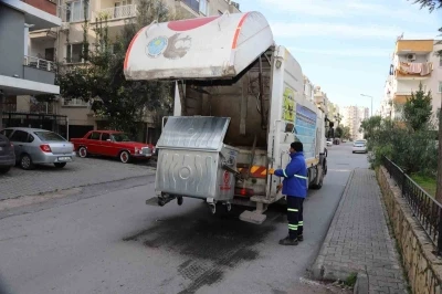 Akdeniz Belediyesinden konteynerlere kapsamlı temizlik &ccedil;alışması
