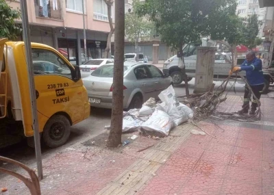 Akdeniz&rsquo;de temizlik &ccedil;alışmaları &uuml;&ccedil; vardiya s&uuml;r&uuml;yor
