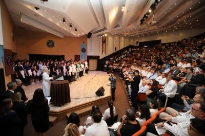 Akdeniz Üniversitesi’nde ’’Beyaz Önlük Giyme Töreni’’ gerçekleştirildi
