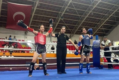Akhisar&rsquo;da 6 ilden 200 sporcu ringe &ccedil;ıktı, şampiyon Manisa oldu
