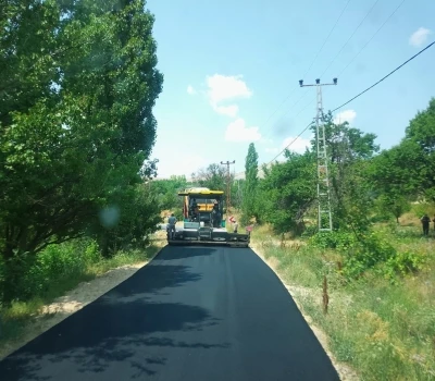 Akkışla’da sıcak asfalt çalışması
