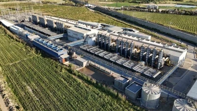 Aksa Enerji, &Ouml;zbekistan&rsquo;da 50 yıllık bir okulun spor salonunu yeniledi
