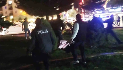 Aksaray’da eski-yeni sevgili kavgası: Hareketli dakikalar kamerada
