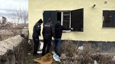 Aksaray&rsquo;da hırsız ihbarı polisi alarma ge&ccedil;irdi
