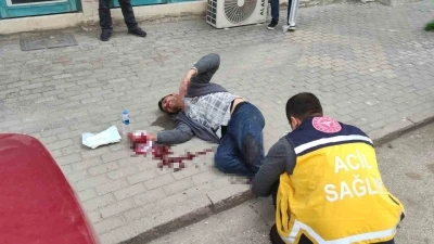 Aksaray&rsquo;da iki kardeş tartıştıkları genci bı&ccedil;akla yaralayıp ka&ccedil;tı
