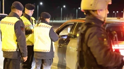 Aksaray&rsquo;da jandarma ekipleri uygulamalarını s&uuml;rd&uuml;r&uuml;yor
