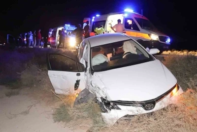 Aksaray’da otomobil, hafif ticari araca çarptı: 4 yaralı
