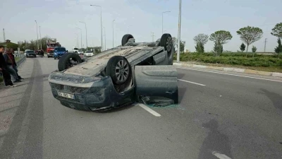 Aksaray&rsquo;da otomobil ile hafif ticari ara&ccedil; &ccedil;arpıştı: 2 yaralı
