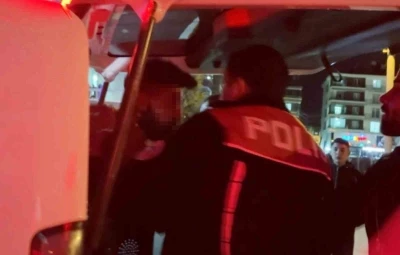 Aksaray&rsquo;da "evimi bastı" kavgası polisin m&uuml;dahalesiyle son buldu
