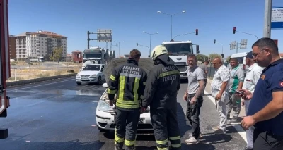 Aksaray’da seyir halindeki otomobilde yangın paniği
