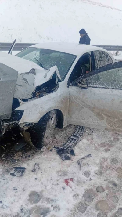 Aksaray&rsquo;da trafik kazası: 3 yaralı
