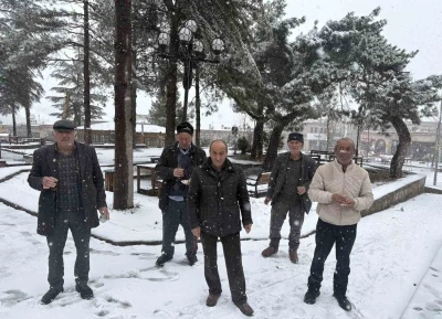 Aksaray&rsquo;ın G&uuml;zelyurt il&ccedil;esinde kar yağışı etkisini s&uuml;rd&uuml;r&uuml;yor
