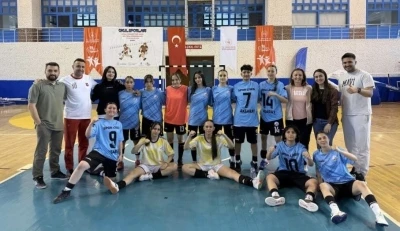 Aksaray Spor Lisesi Kız Futsal Takımı, T&uuml;rkiye 5.&rsquo;si oldu
