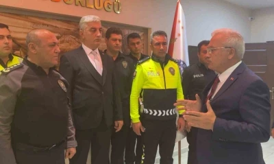 Aksaray Valisinden o polislere başarı belgesi
