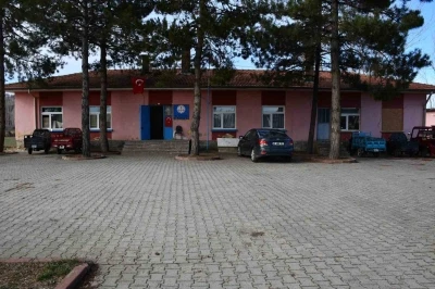 Akşehir&rsquo;de eski ilkokul binası dikiş nakış kursu oldu
