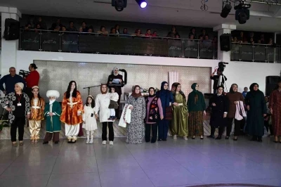 Akşehir&rsquo;de Halk Eğitim Merkezi&rsquo;nden giyim defilesi
