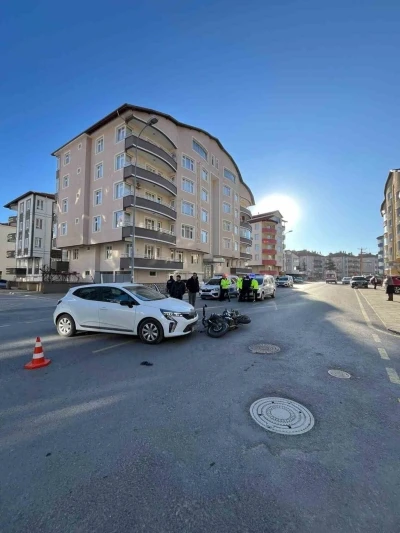 Akşehir&rsquo;de otomobil ile motosiklet &ccedil;arpıştı: 1 yaralı

