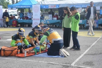 Aksu’da &quot;Sağlıklı Çocuk, Sağlıklı Gelecek&quot; programı ilgi gördü
