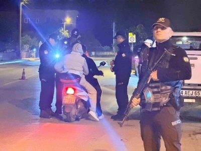 Akyazı&rsquo;da polis ve bek&ccedil;ilerden bayram &ouml;ncesi sıkı denetim

