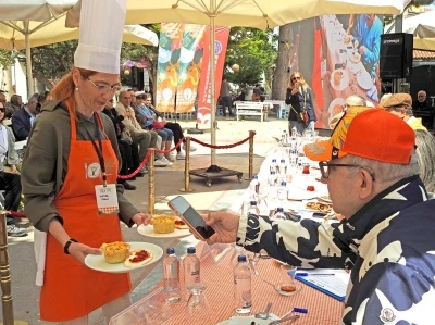 Ala&ccedil;atı&rsquo;da Gastronomi Ş&ouml;leni: En g&uuml;zel ot yemeği belli oldu
