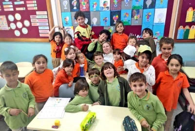 Alaçatı’da ilkokul öğrencilerinden anlamlı dayanışma
