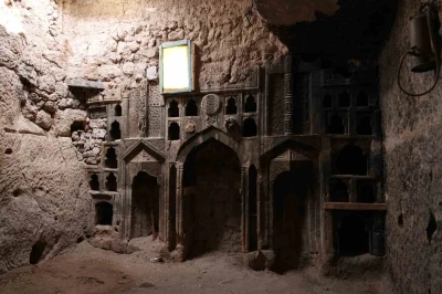 Alan Başkanı Aslanbay, Eretna Beyliği&rsquo;ne ait olduğu değerlendirilen tarihi ibadethaneyi inceledi
