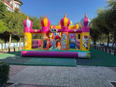 Alanya’da balon park yenilenerek hizmete sunuldu
