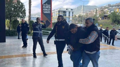 Alanya&rsquo;da bı&ccedil;ak ve zincirlerin kullanıldığı kavgaya 3 tutuklama
