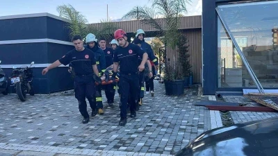 Alanya&rsquo;da evin asma tavanı &ccedil;&ouml;kt&uuml;: 2 yaralı
