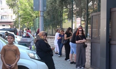 Alanya&rsquo;da LGS heyecanı başladı : &Ouml;ğrenciler sınavda ter d&ouml;kt&uuml;, veliler dualarla bekledi
