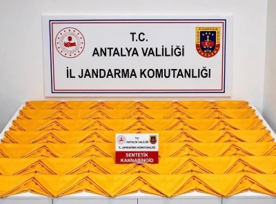 Alanya&rsquo;da otel odasında 537 bin 600 kullanımlık uyuşturucu madde ele ge&ccedil;irildi
