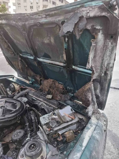 Alanya&rsquo;da seyir halindeki otomobil alev aldı
