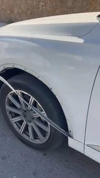 Alanya’da trafik tartışmasında cam yumruklayan safari aracı sürücüsü serbest bırakıldı
