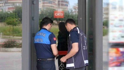 Alanya&rsquo;da t&uuml;ketim tarihi ge&ccedil;miş &uuml;r&uuml;n satan zincir market m&uuml;h&uuml;rlendi
