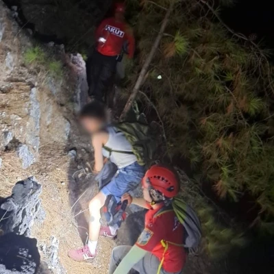 Alanya Kalesi’nde doğa fotoğrafı çekmek isterken mahsur kaldılar
