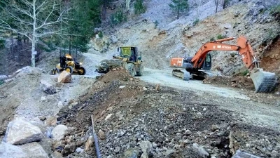 Alanya yollarında kış mesaisi s&uuml;r&uuml;yor
