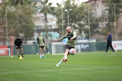 Alanyaspor, Beşiktaş ma&ccedil;ı hazırlıklarına başladı
