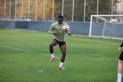 Alanyaspor, Fenerbah&ccedil;e ma&ccedil;ı hazırlıklarını tamamladı
