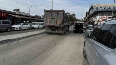 Alaplı’da ağır tonajlı kamyonlar yollarda çatlak oluşturdu
