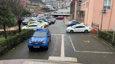 Alaplı&rsquo;da bir ara&ccedil;ta 200 bin adet boş makaron yakalandı
