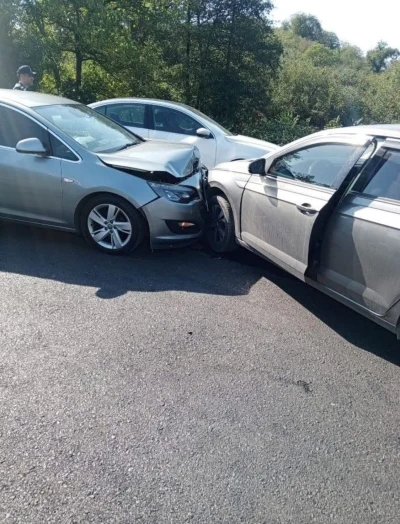 Alaplı’da iki otomobil kafa kafaya çarpıştı
