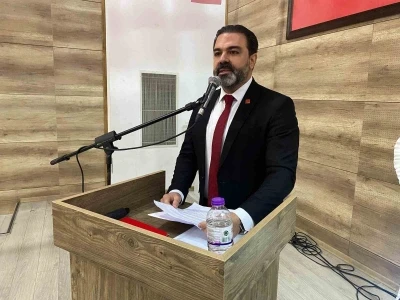 Alaşehir CHP’de yeni başkan Raşit Köşlü
