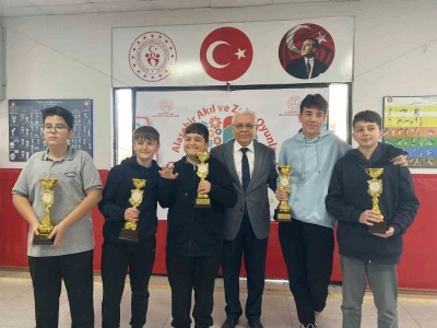 Alaşehir&rsquo;de 81 &ouml;ğrenci il&ccedil;e şampiyonluğu i&ccedil;in yarıştı
